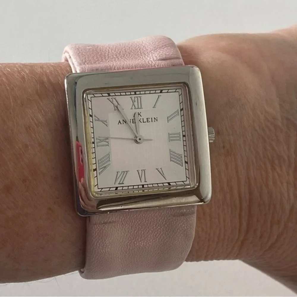 Ann Klein Silver Metal Pink Pastel Leather Quartz Ladies Watch EUC